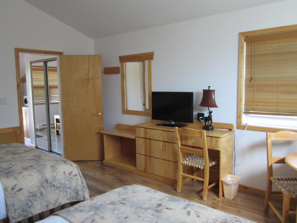 Beaver Creek Lodge And Cabins McBride Phòng bức ảnh