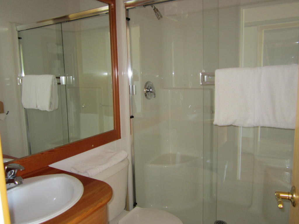 Beaver Creek Lodge And Cabins McBride Phòng bức ảnh